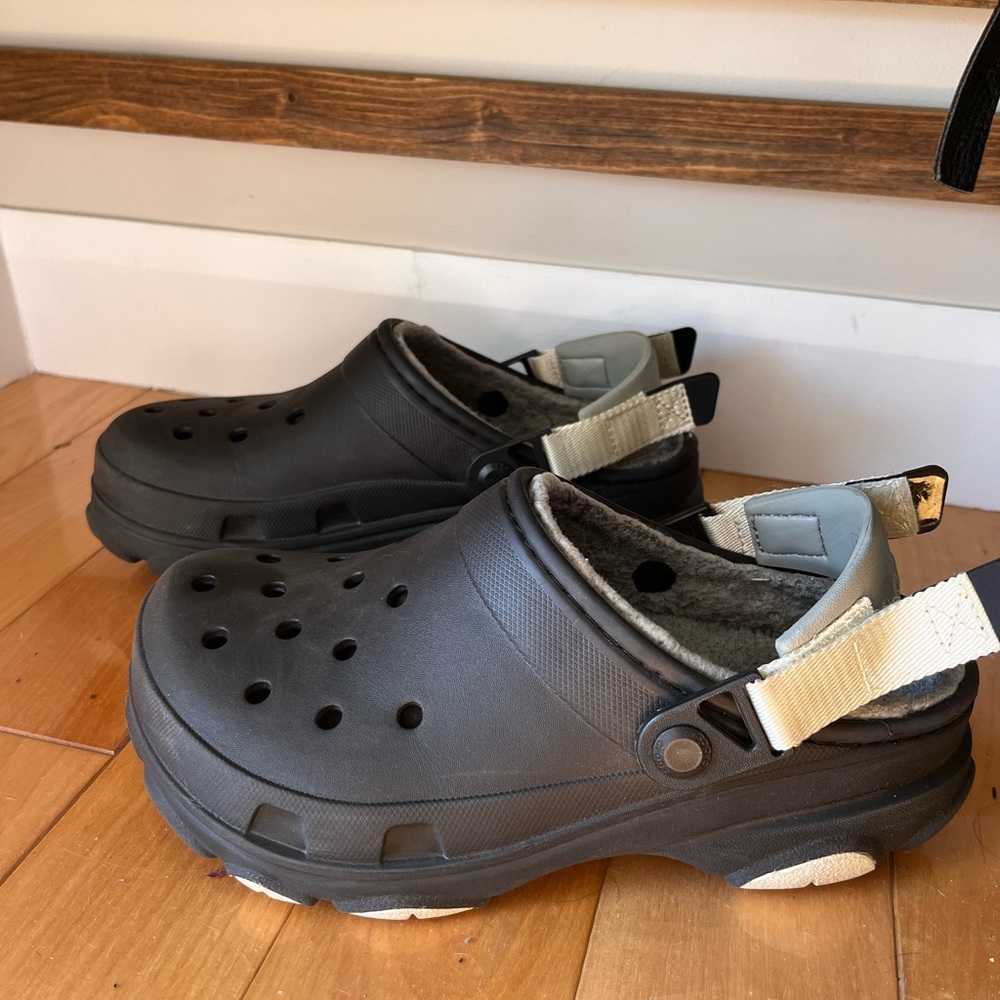 CROCS fur lined